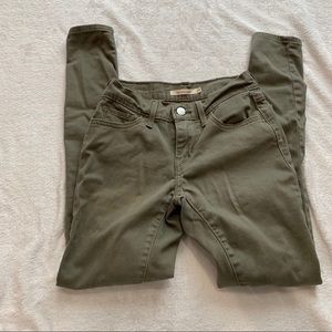 Olive green Levi’s super skinny jeans